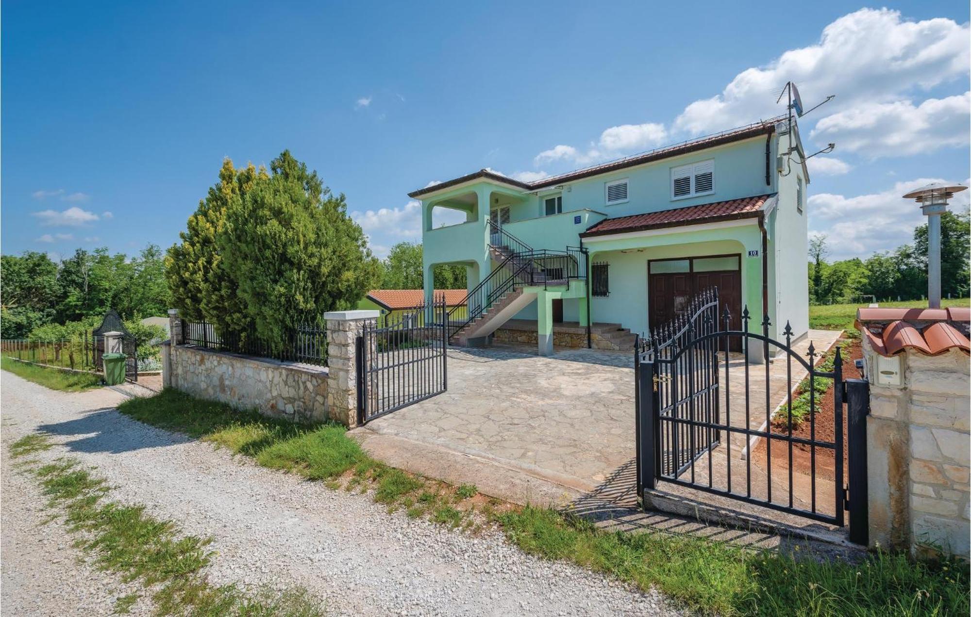 Cozy Apartment In Sv,Lovrec With Kitchen Jakici Extérieur photo